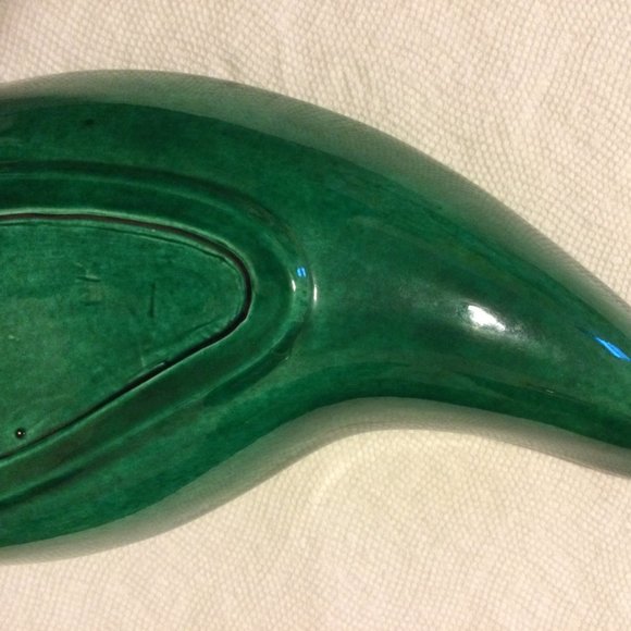 Handmade Green ceramic dish long bowl leaf shaped glossy signed - Picture 7 of 9